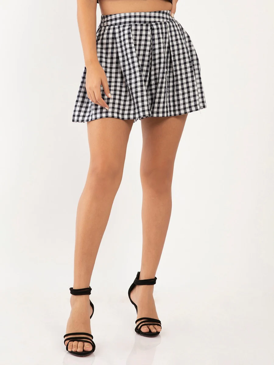Black Checked Pleated Shorts - Image 2
