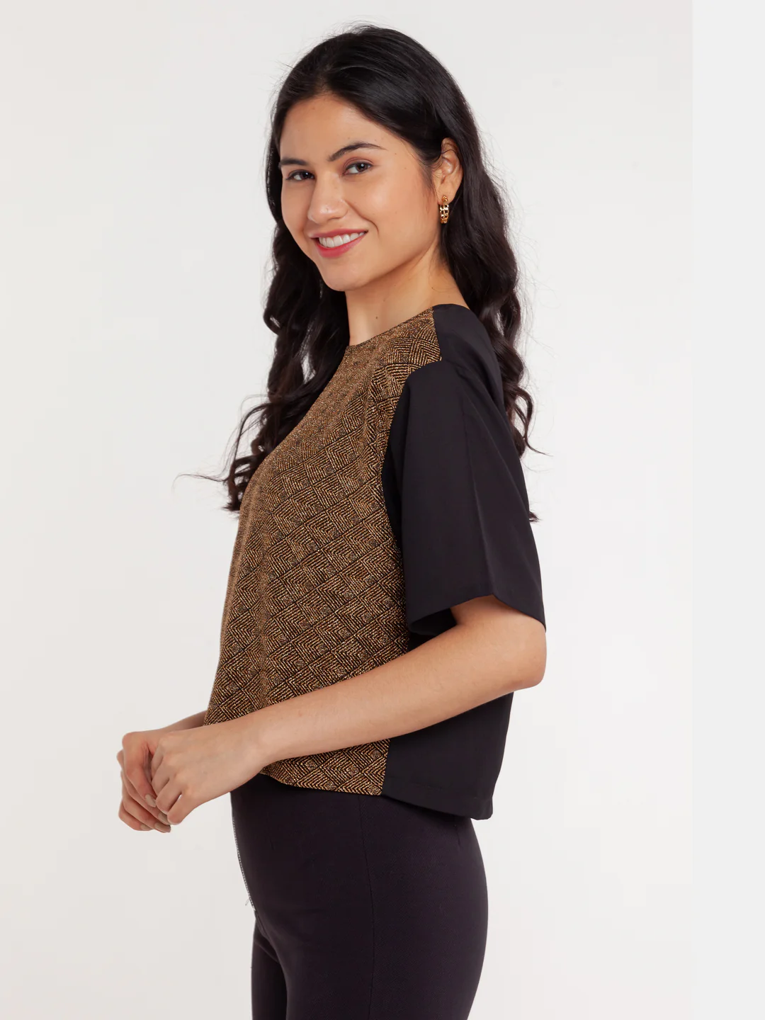Black Solid Crop Top - Image 3