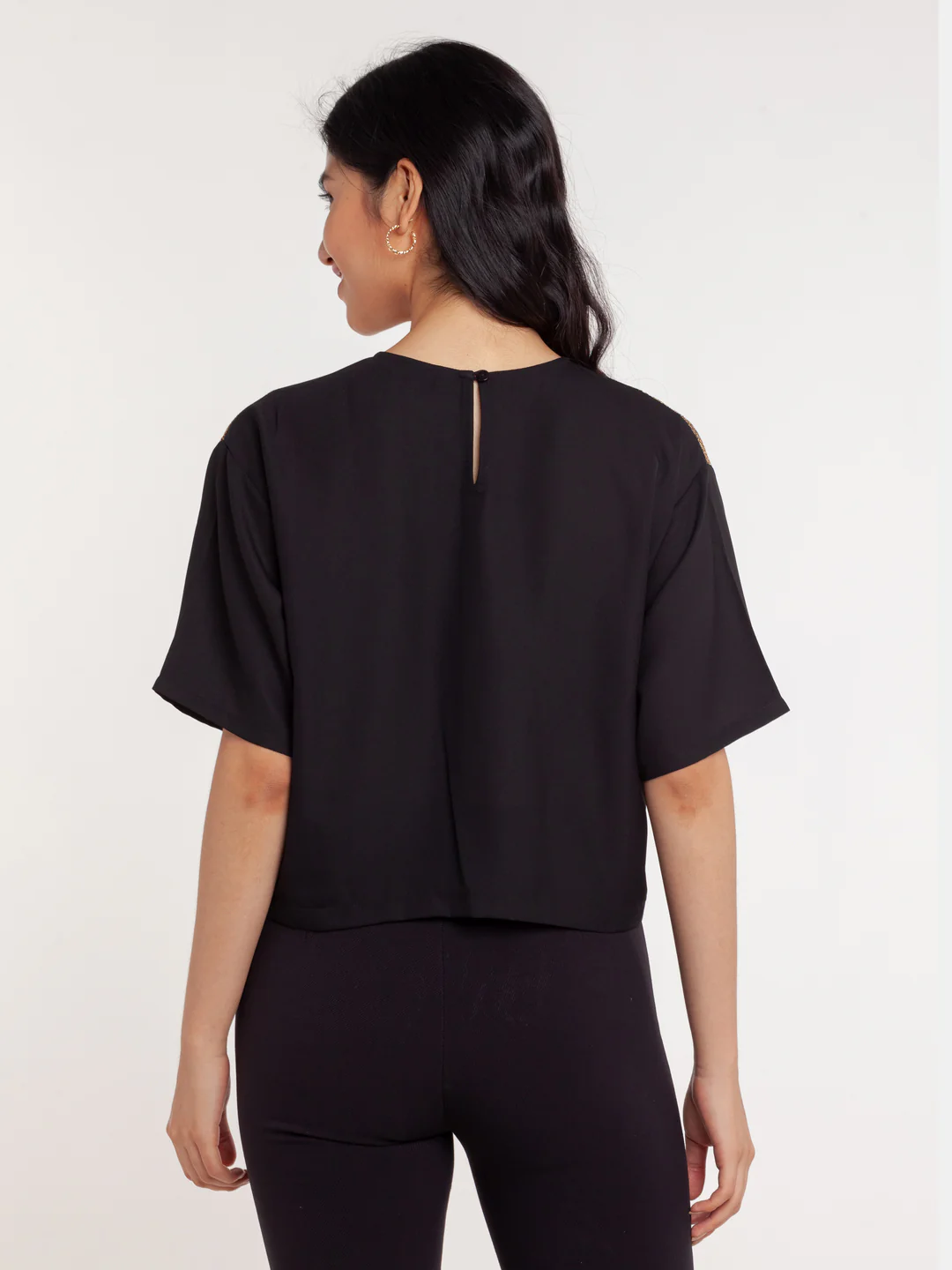 Black Solid Crop Top - Image 4