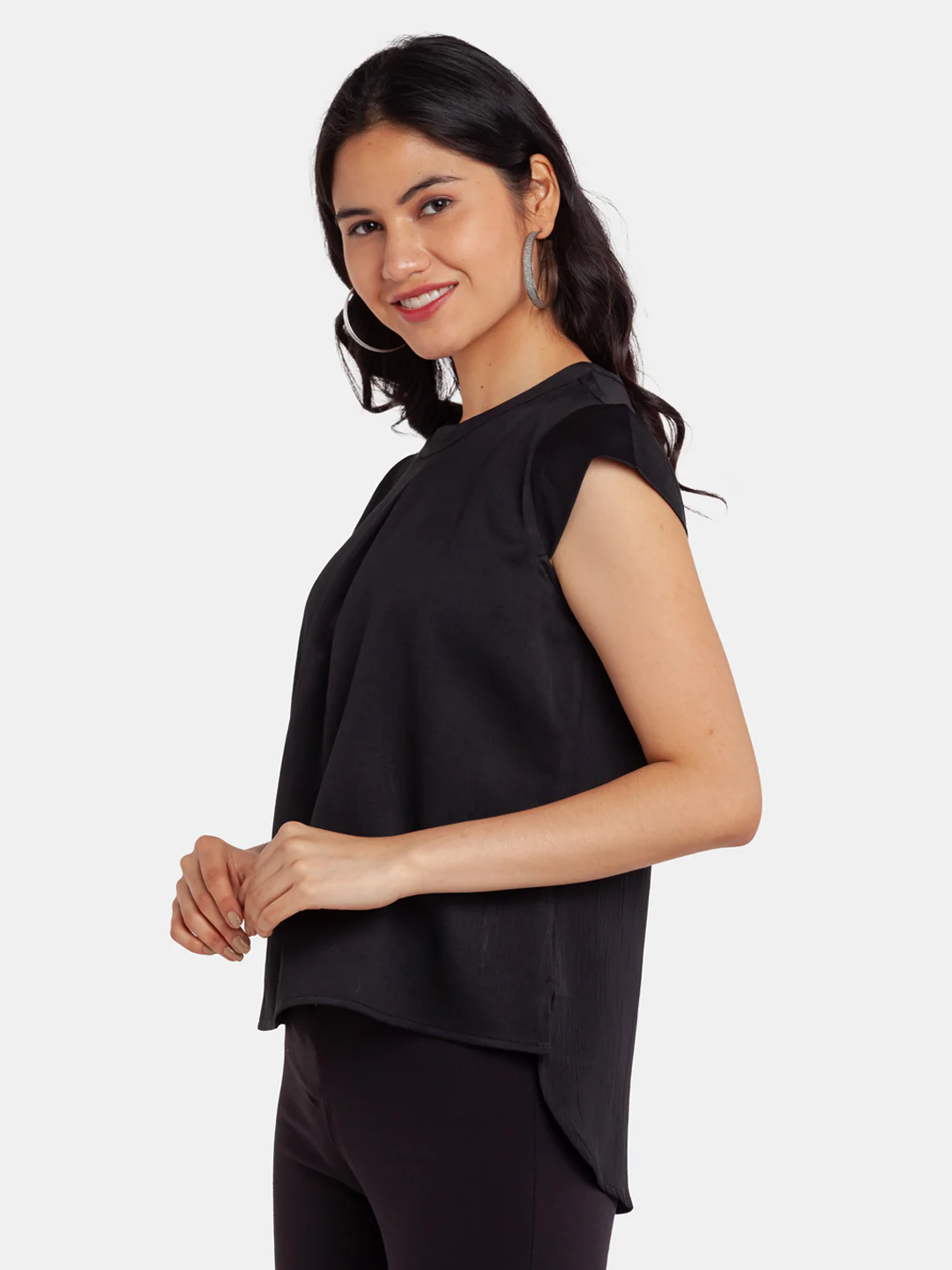 Black Solid Pleated Top - Image 3