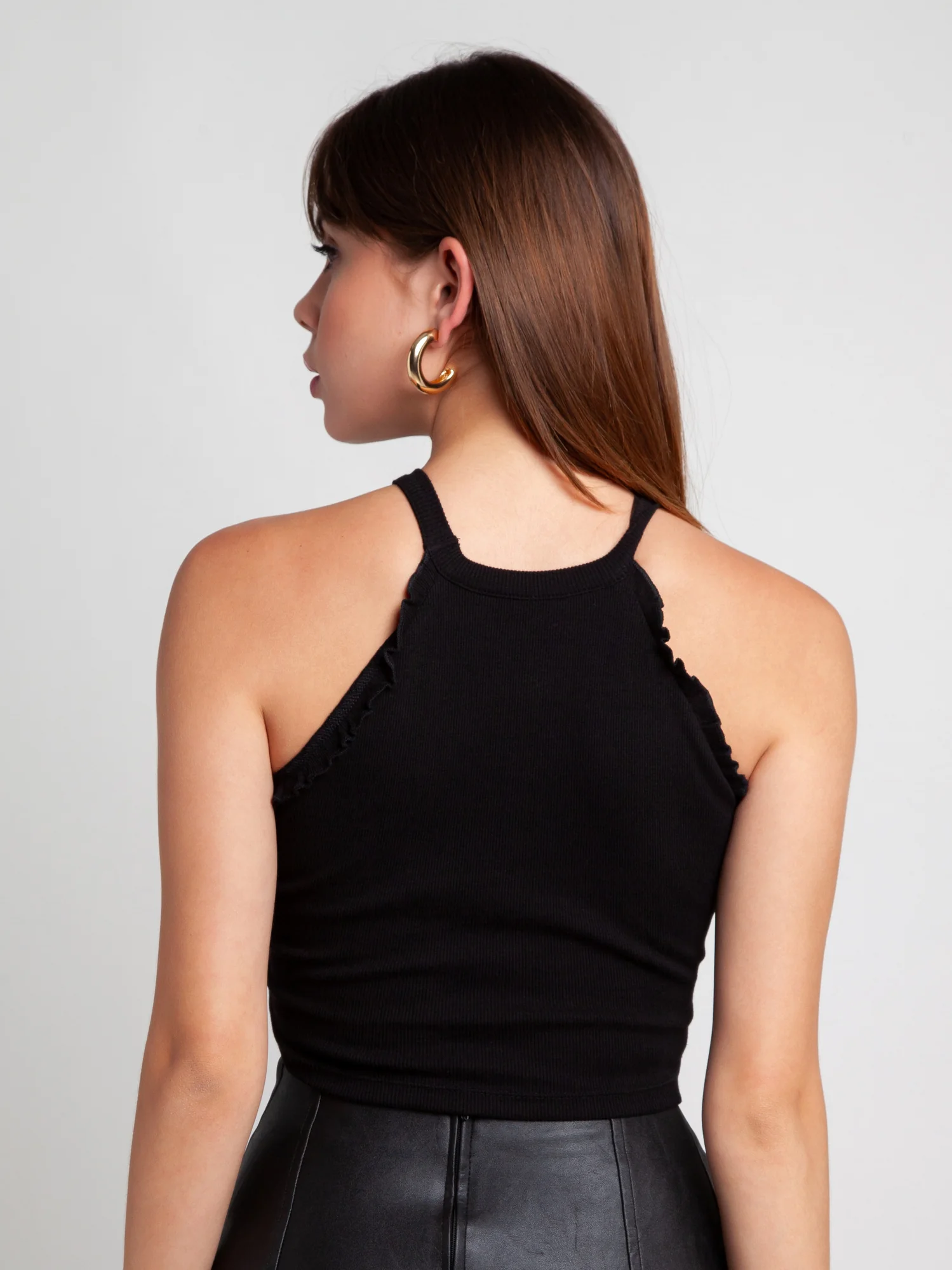 Black Solid Ruffled Crop Top - Image 4