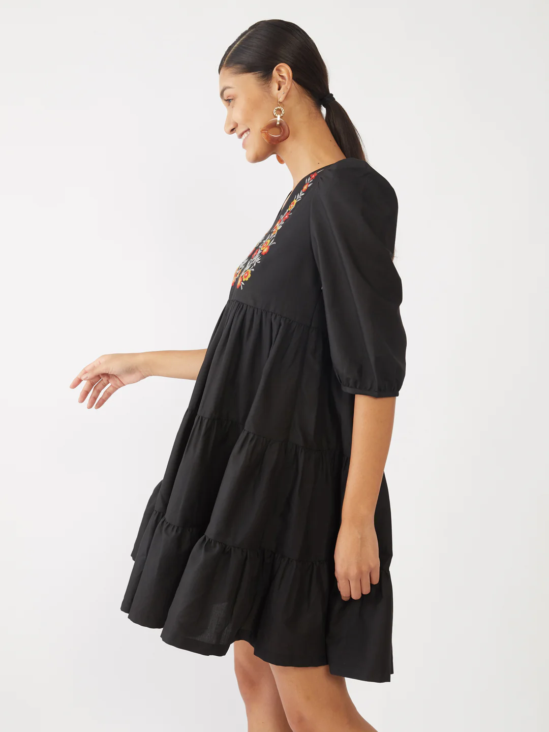 Black Solid Tiered Short Dress - Image 3
