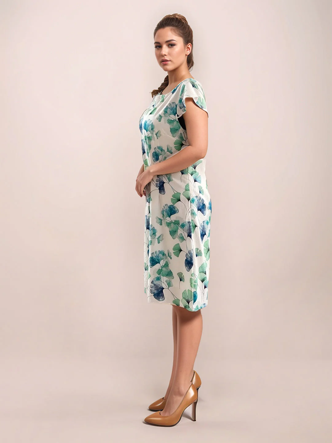 Multi-Colored Tropical Print Short Sleeves Knee-Length Dress - Image 5