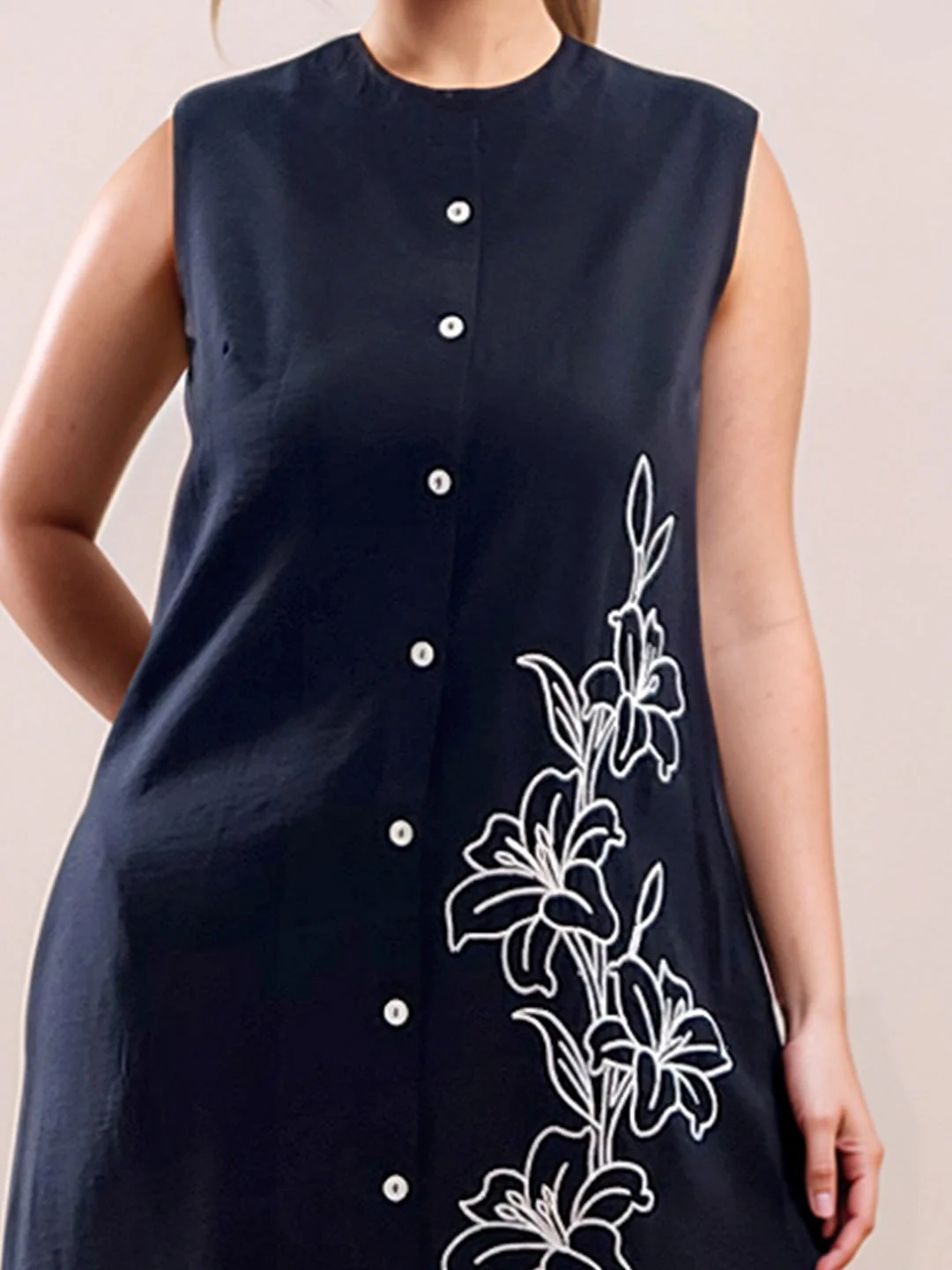 White Floral Prints Sleeveless Midi Dress - Image 6