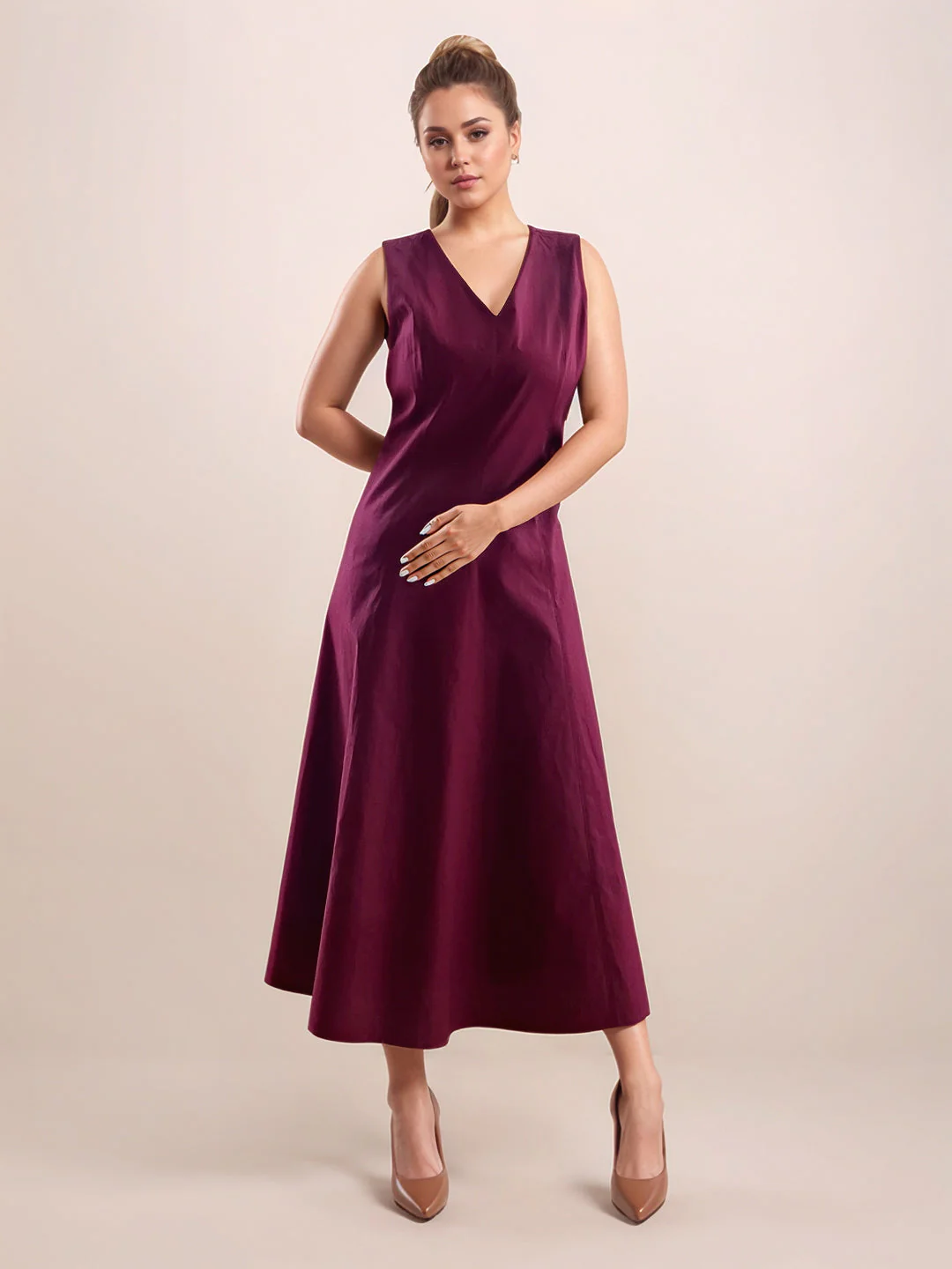 Zink London Women's Maroon Solid Midi Dress - Image 2