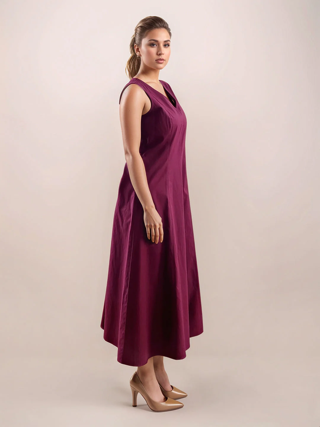 Zink London Women's Maroon Solid Midi Dress - Image 3