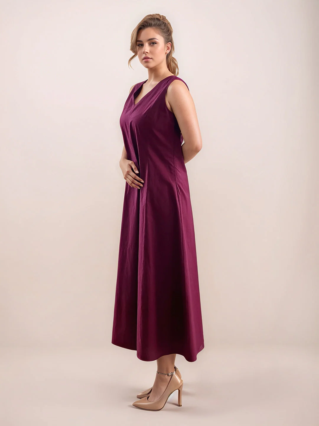 Zink London Women's Maroon Solid Midi Dress - Image 5