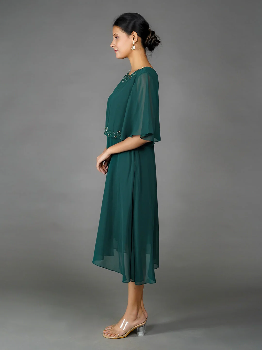 Green Solid Embroidered Flared Midi Dress - Image 2