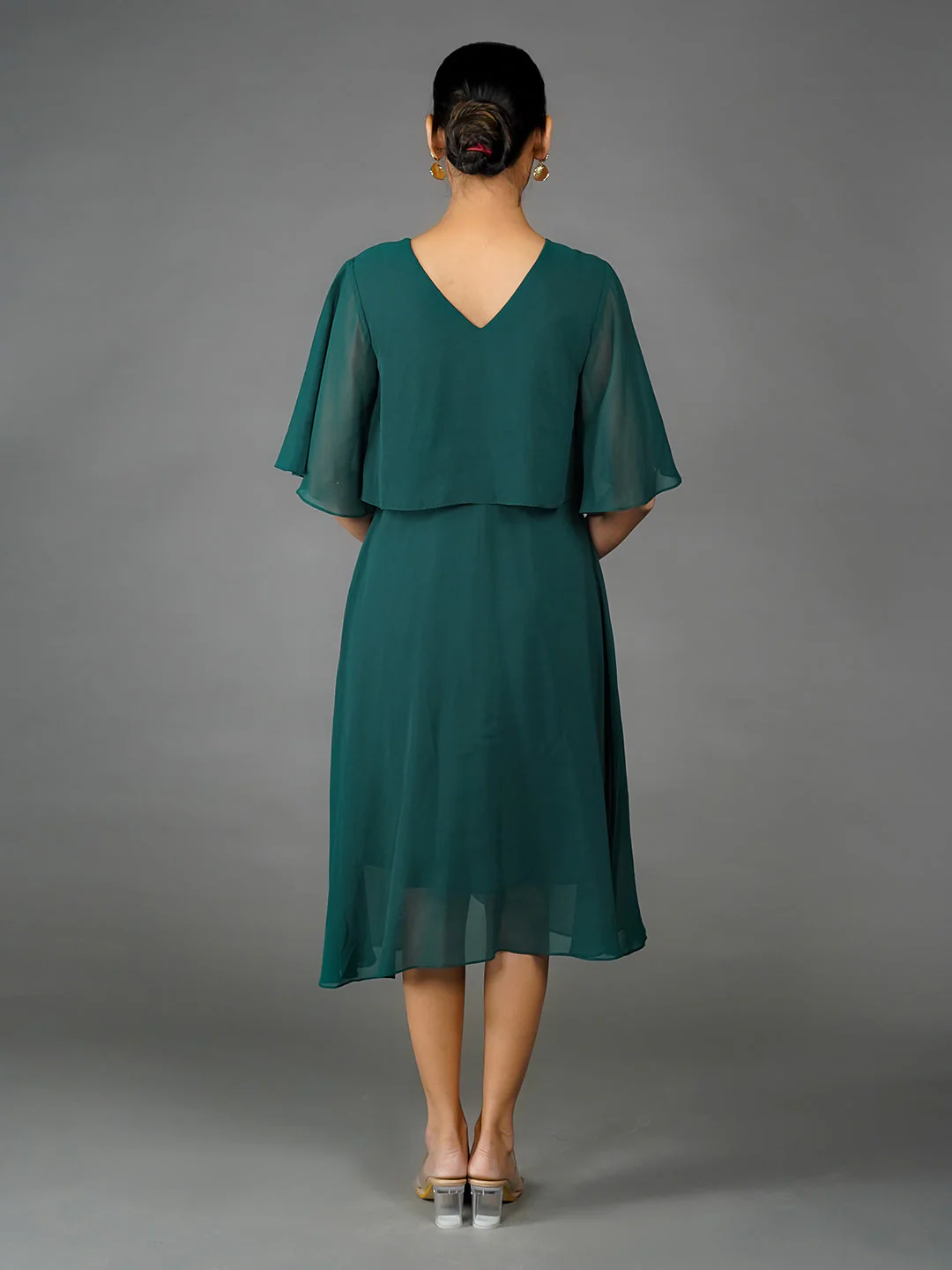 Green Solid Embroidered Flared Midi Dress - Image 3
