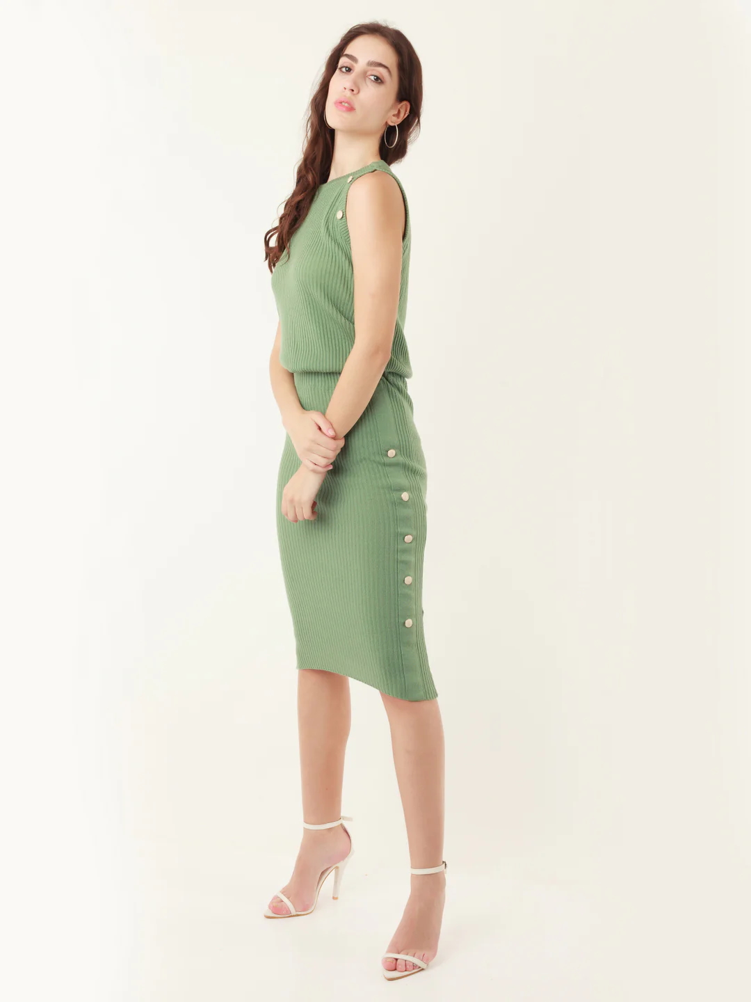 Green Solid Fitted Sweater - Image 3