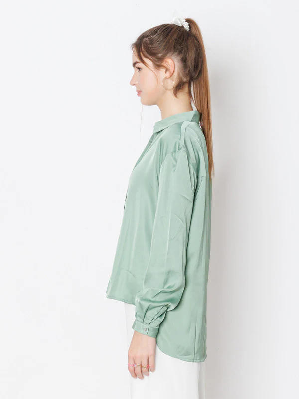 Green Solid Regular Fit Shirt - Image 3
