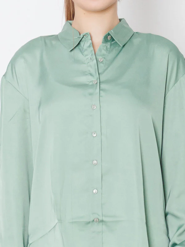 Green Solid Regular Fit Shirt - Image 6