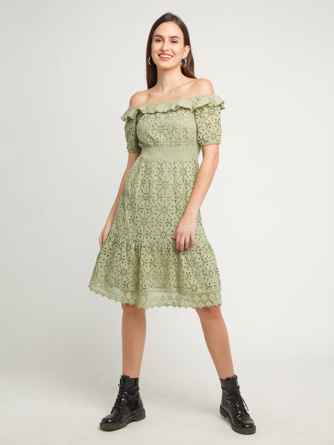Green Solid Regular Midi Dress - Image 2