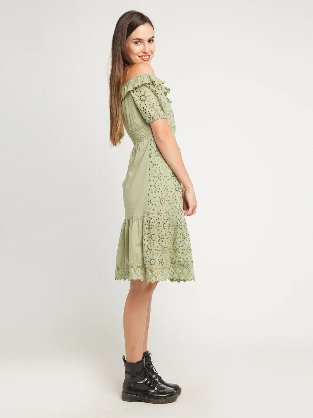 Green Solid Regular Midi Dress - Image 3