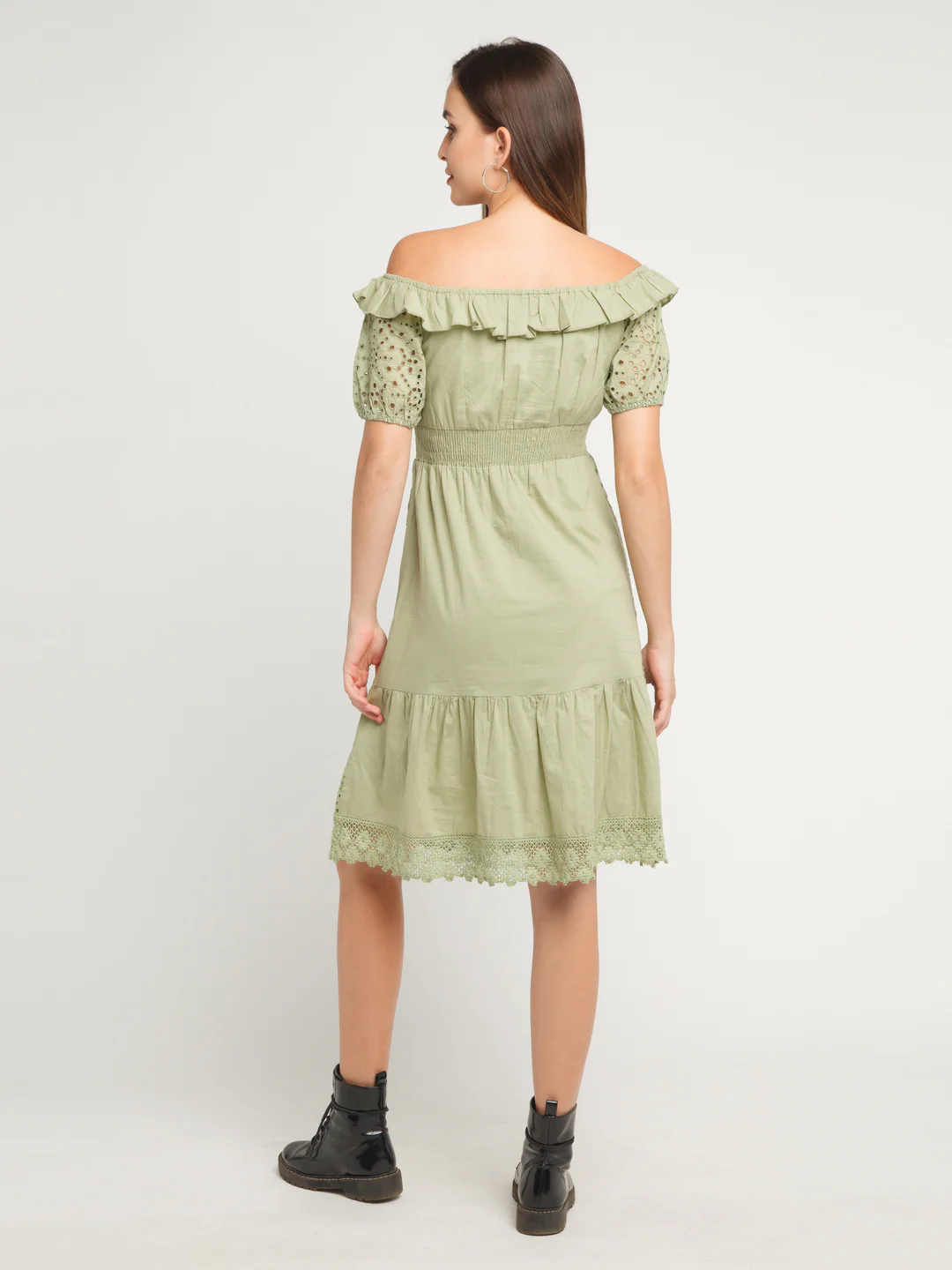 Green Solid Regular Midi Dress - Image 4