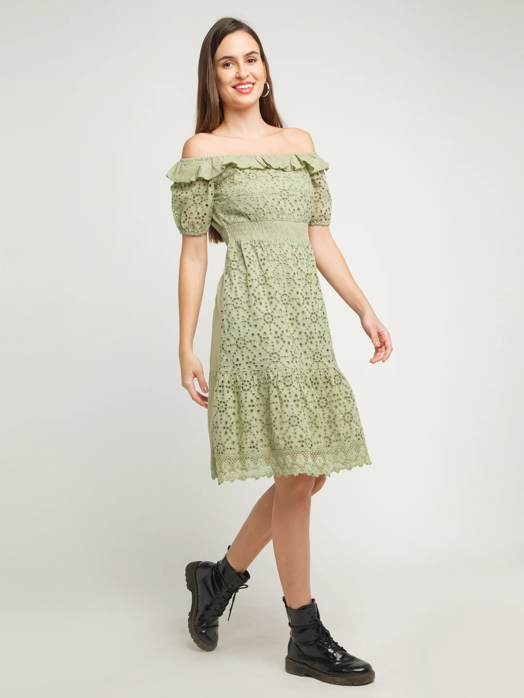 Green Solid Regular Midi Dress - Image 5