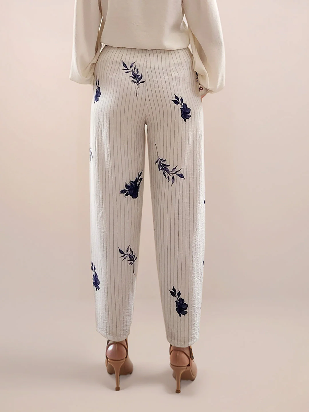 Zink London Women's Blue Floral Trouser - Image 4