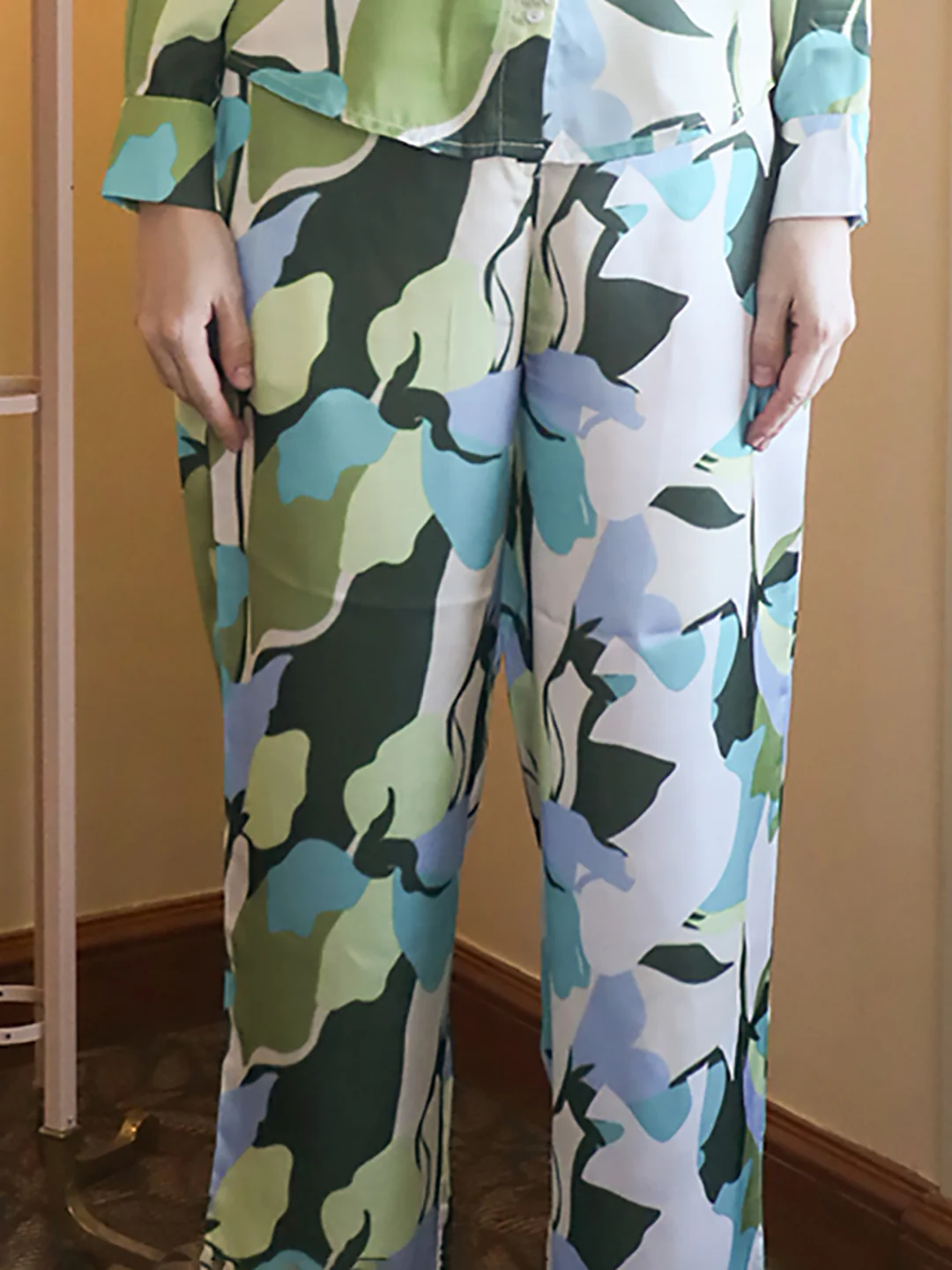Off White Floral Printed Basic Trouser - Image 6