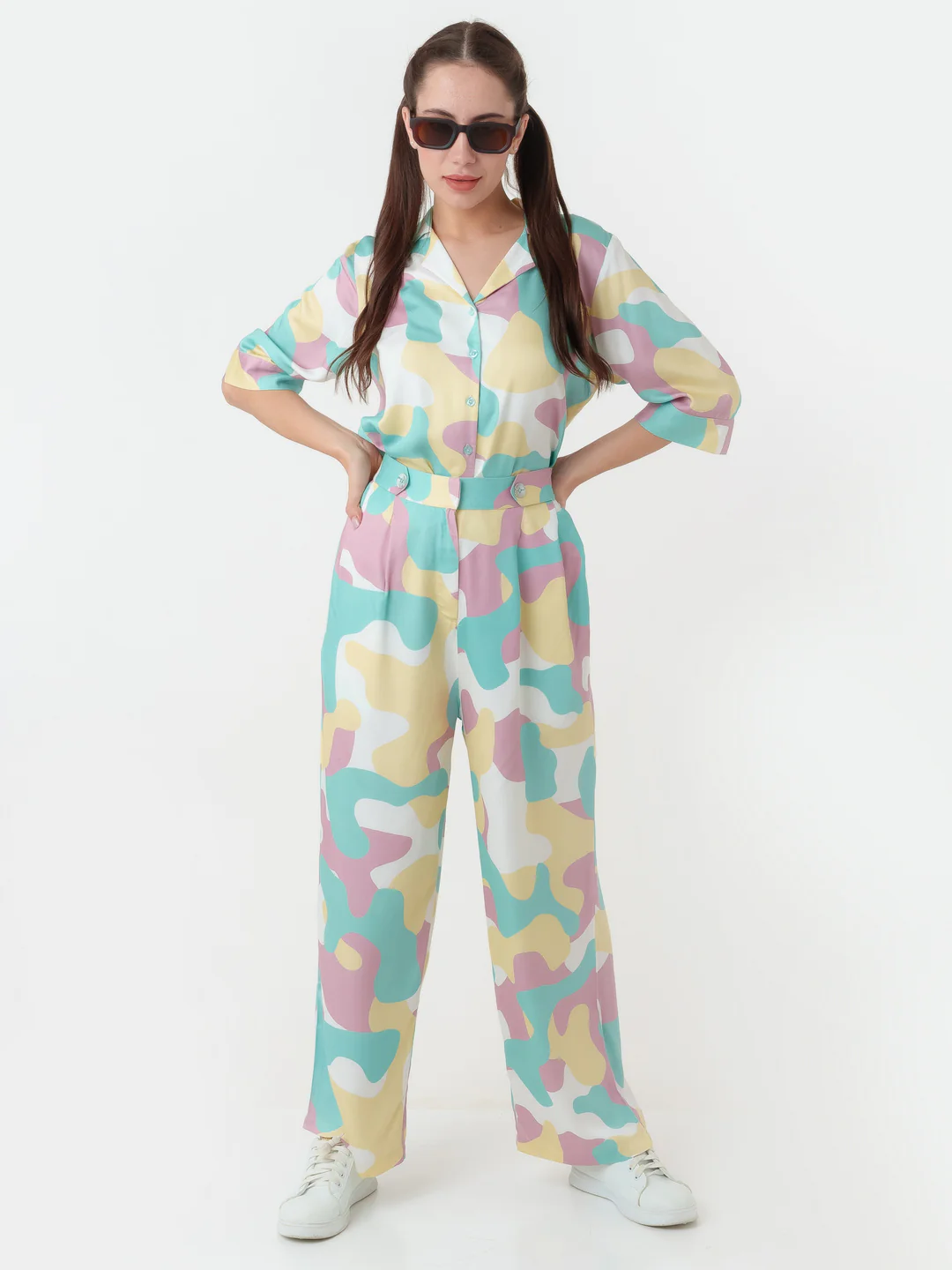 Off White Printed Regular Trouser
