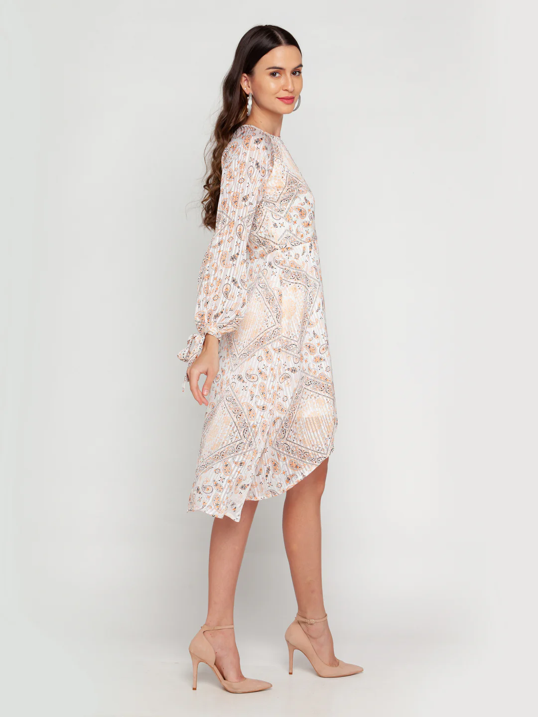 Off White Printed Tie-Up Midi Dress - Image 3