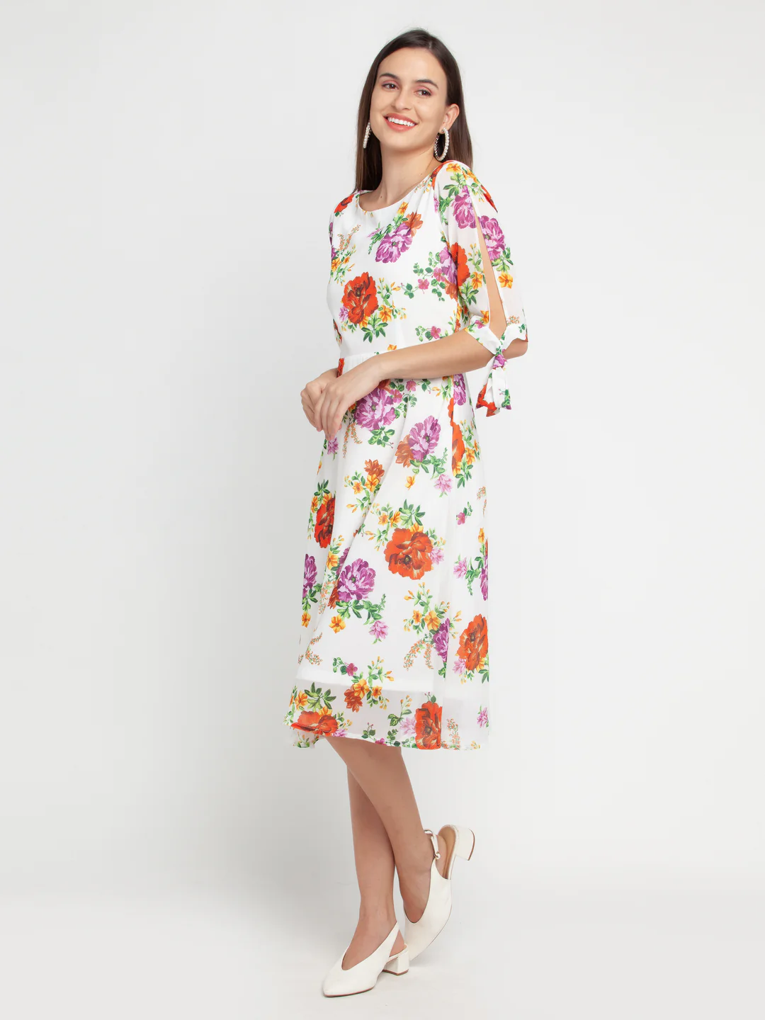 Off White Printed Tie-Up Midi Dress - Image 3