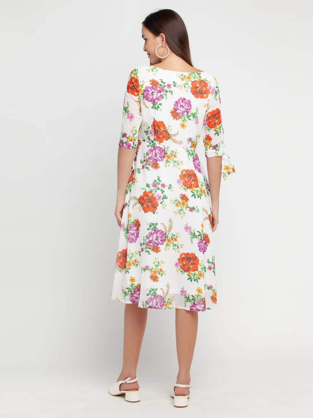 Off White Printed Tie-Up Midi Dress - Image 5
