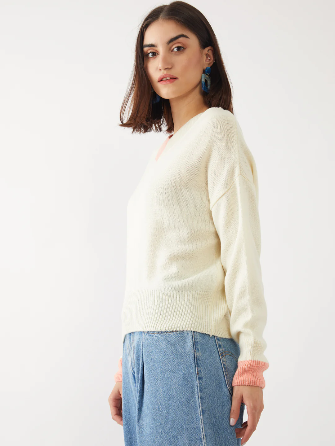 Off White Solid Crop Sweater - Image 3