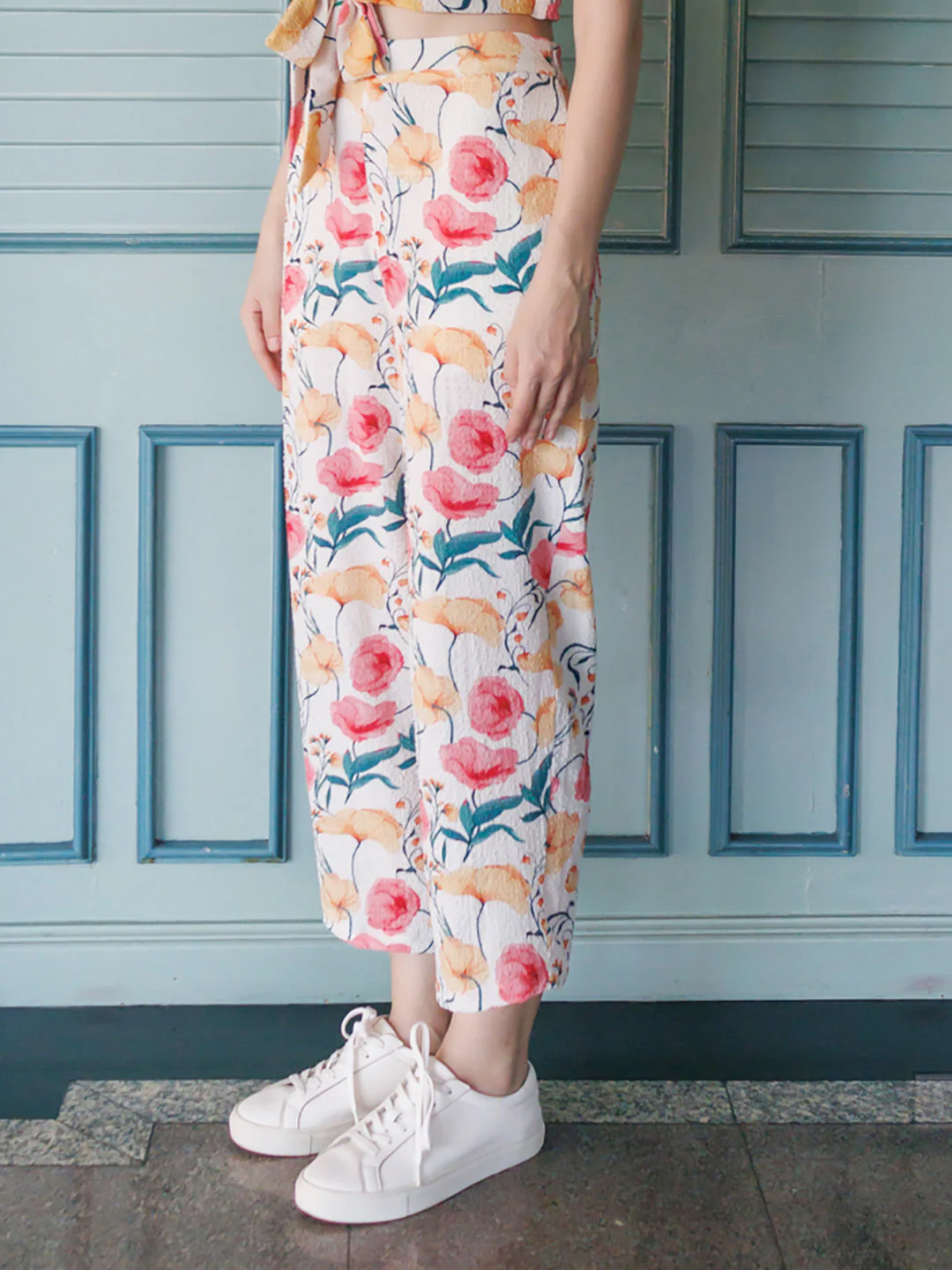 Off-White Tropical Print Straight Fit Trouser - Image 3