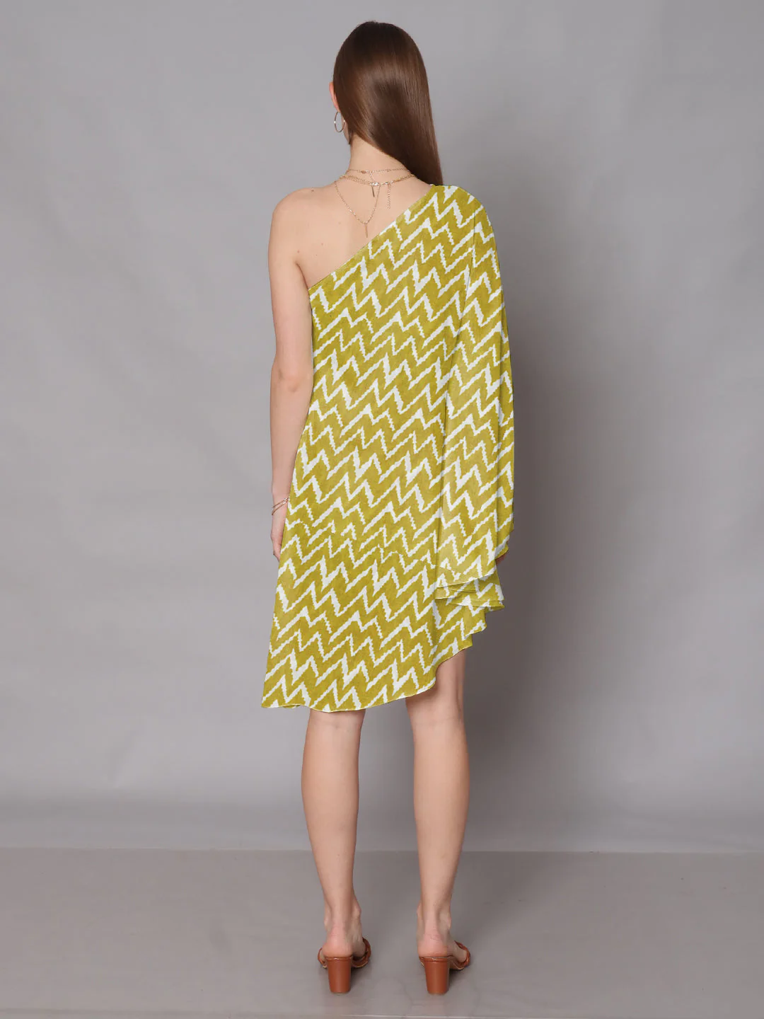 Olive Green Geometric Printed One Shoulder Knee Length Dress - Image 4