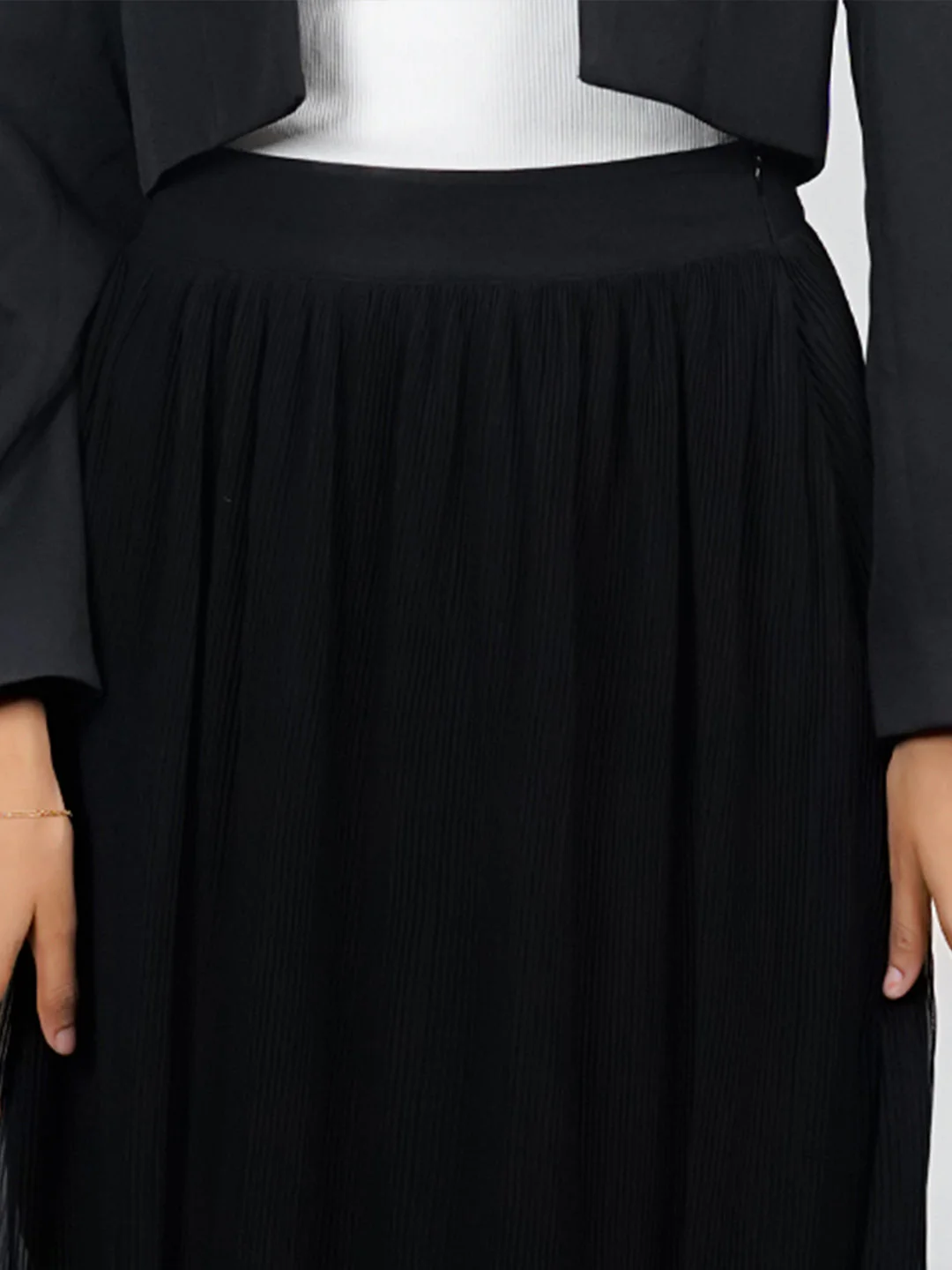 Black Solid Flared Midi Skirt - Image 6