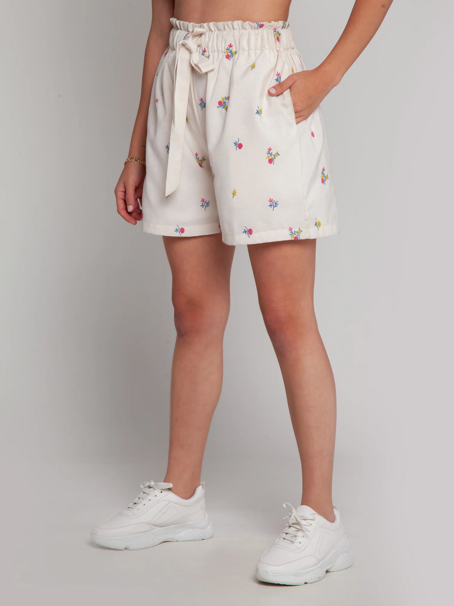 White Embroidered Elasticated Shorts - Image 3