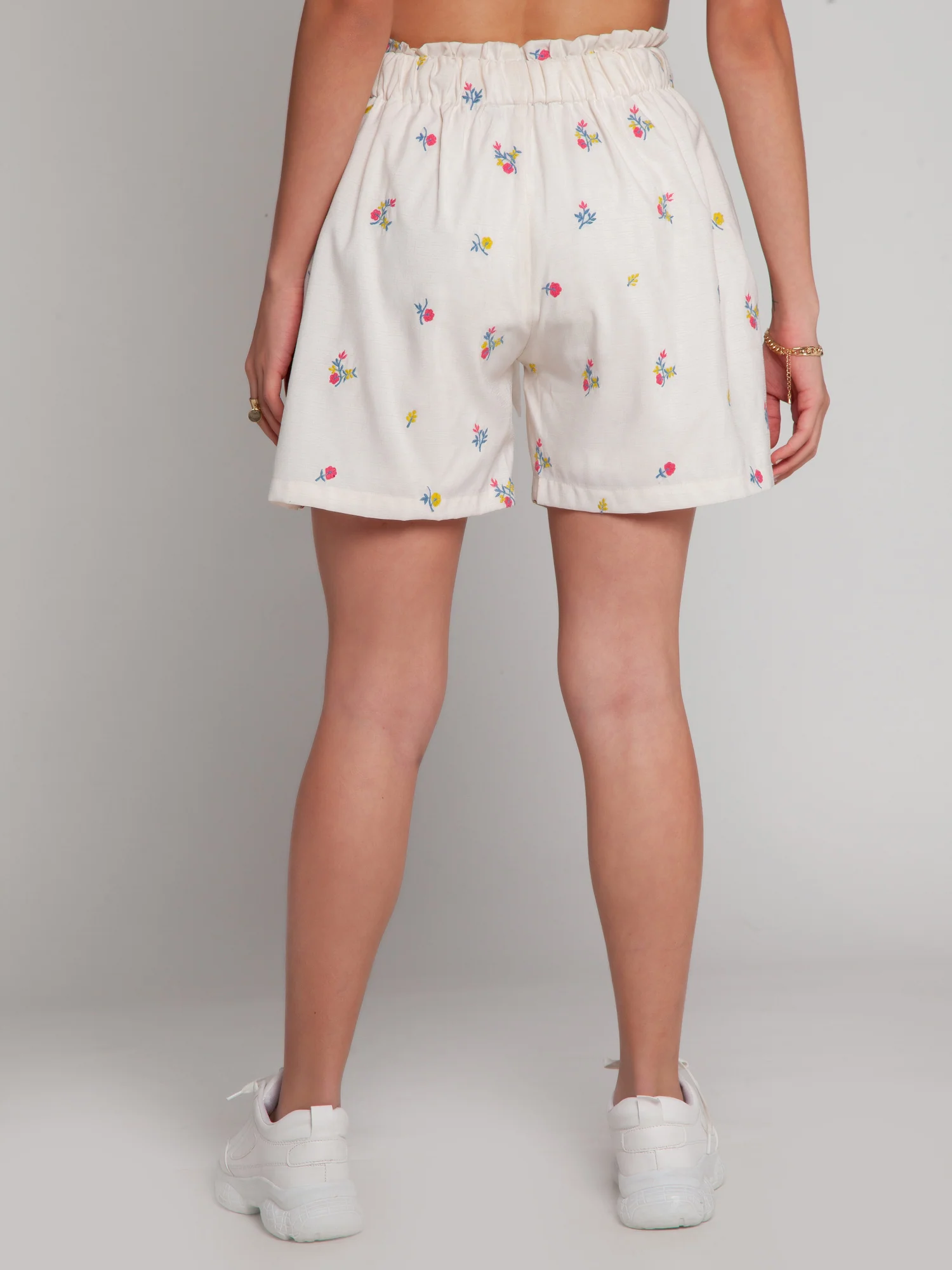 White Embroidered Elasticated Shorts - Image 4
