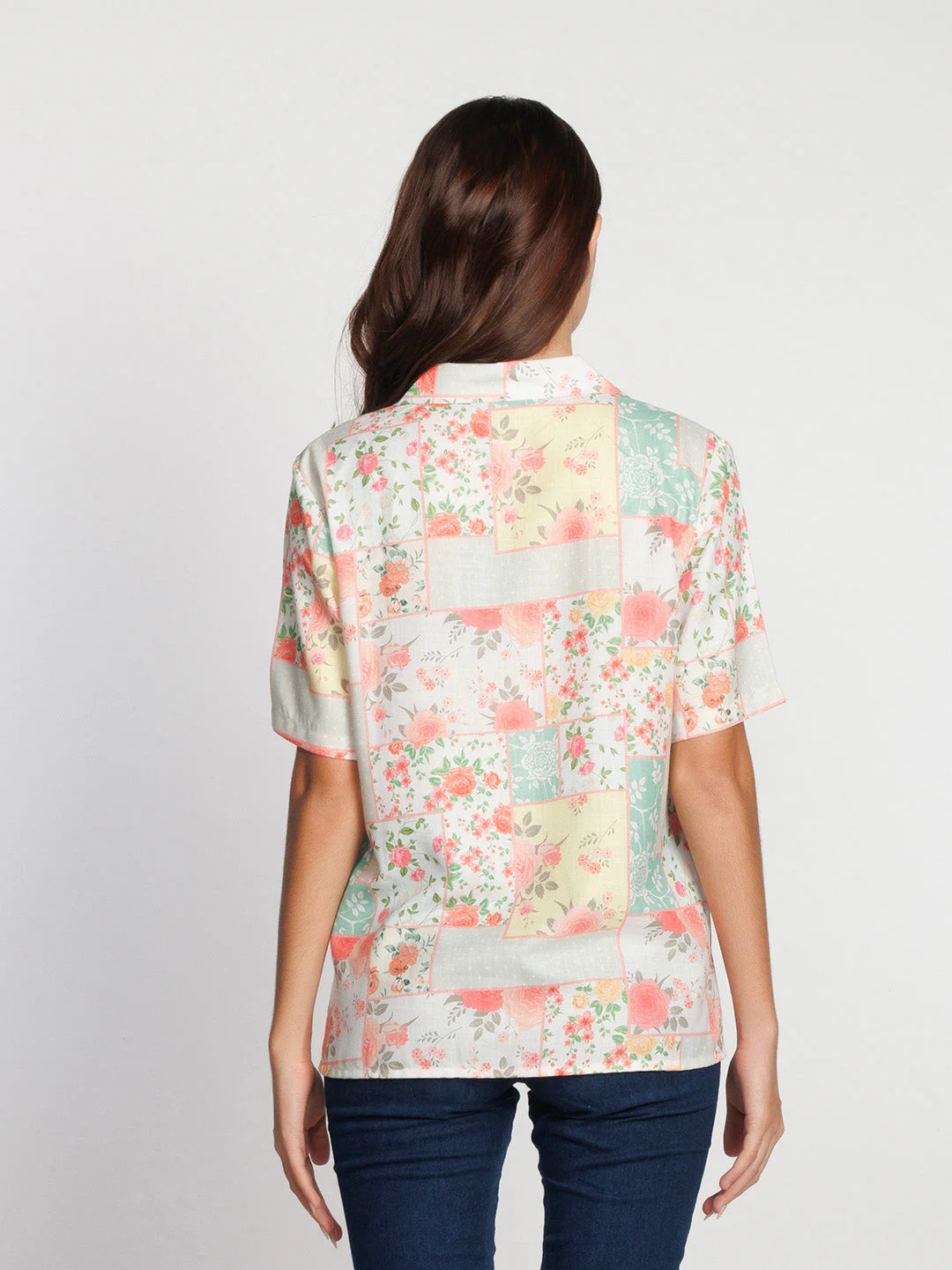 White Floral Printed Regular Shirt - Image 4