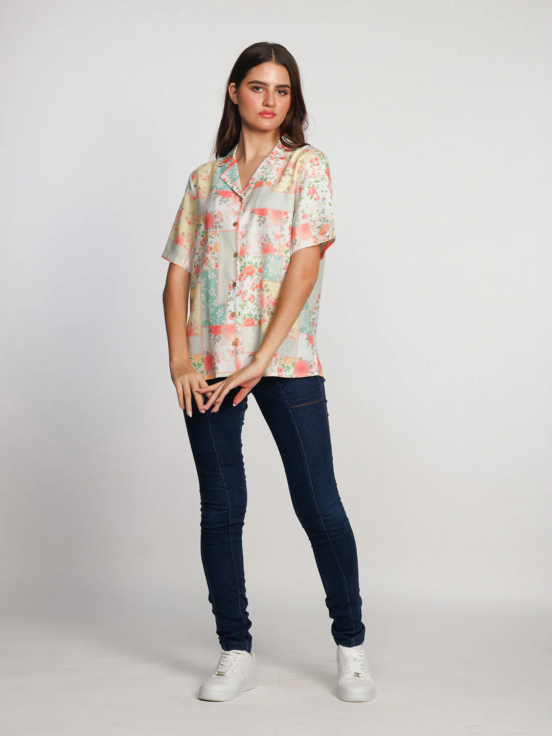 White Floral Printed Regular Shirt - Image 5