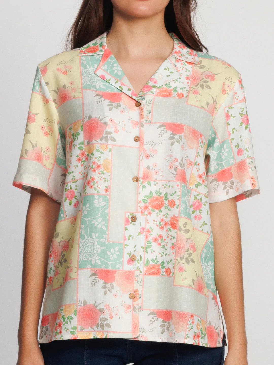 White Floral Printed Regular Shirt - Image 6