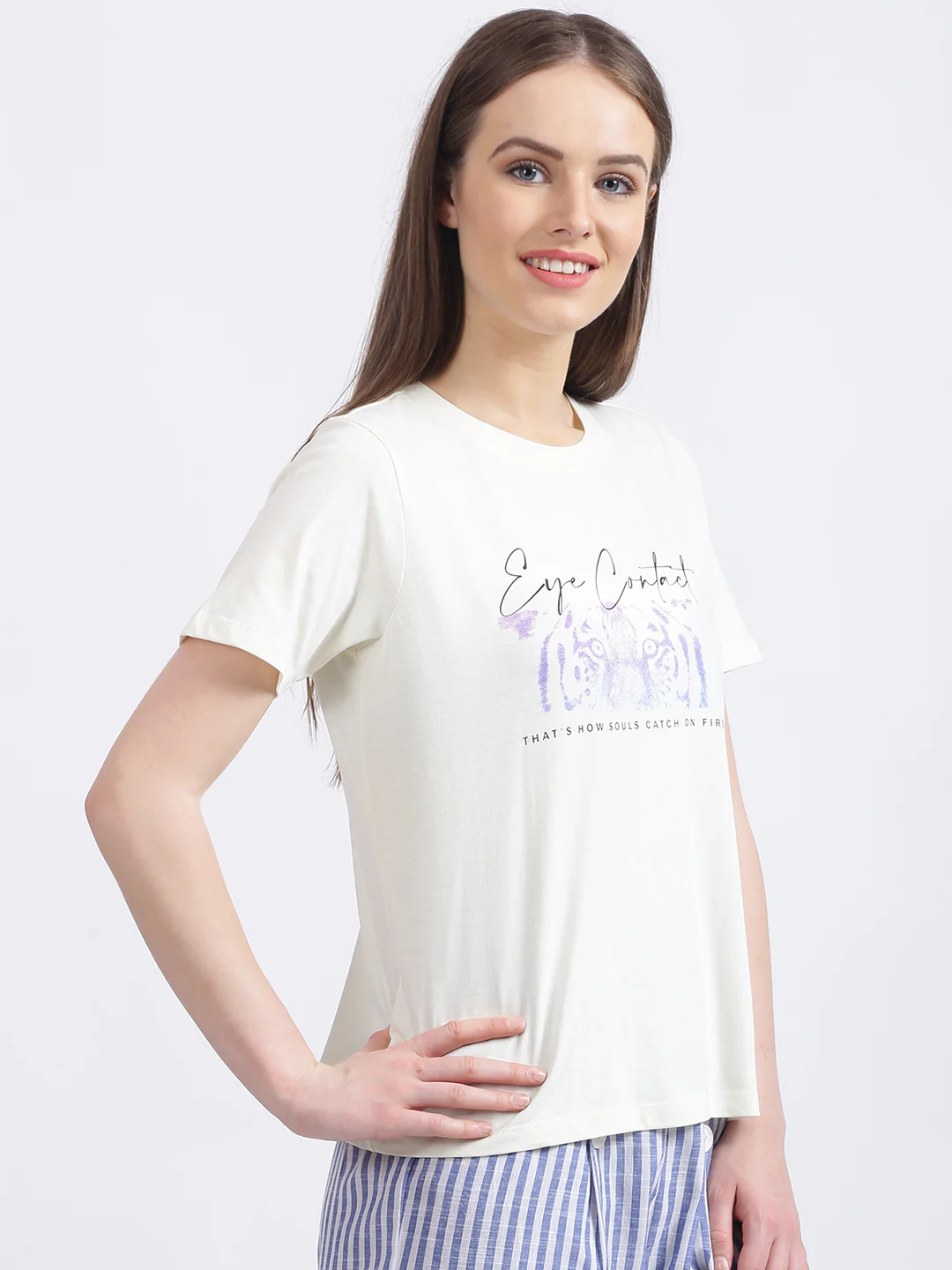 White Graphic Regular T-Shirt - Image 3
