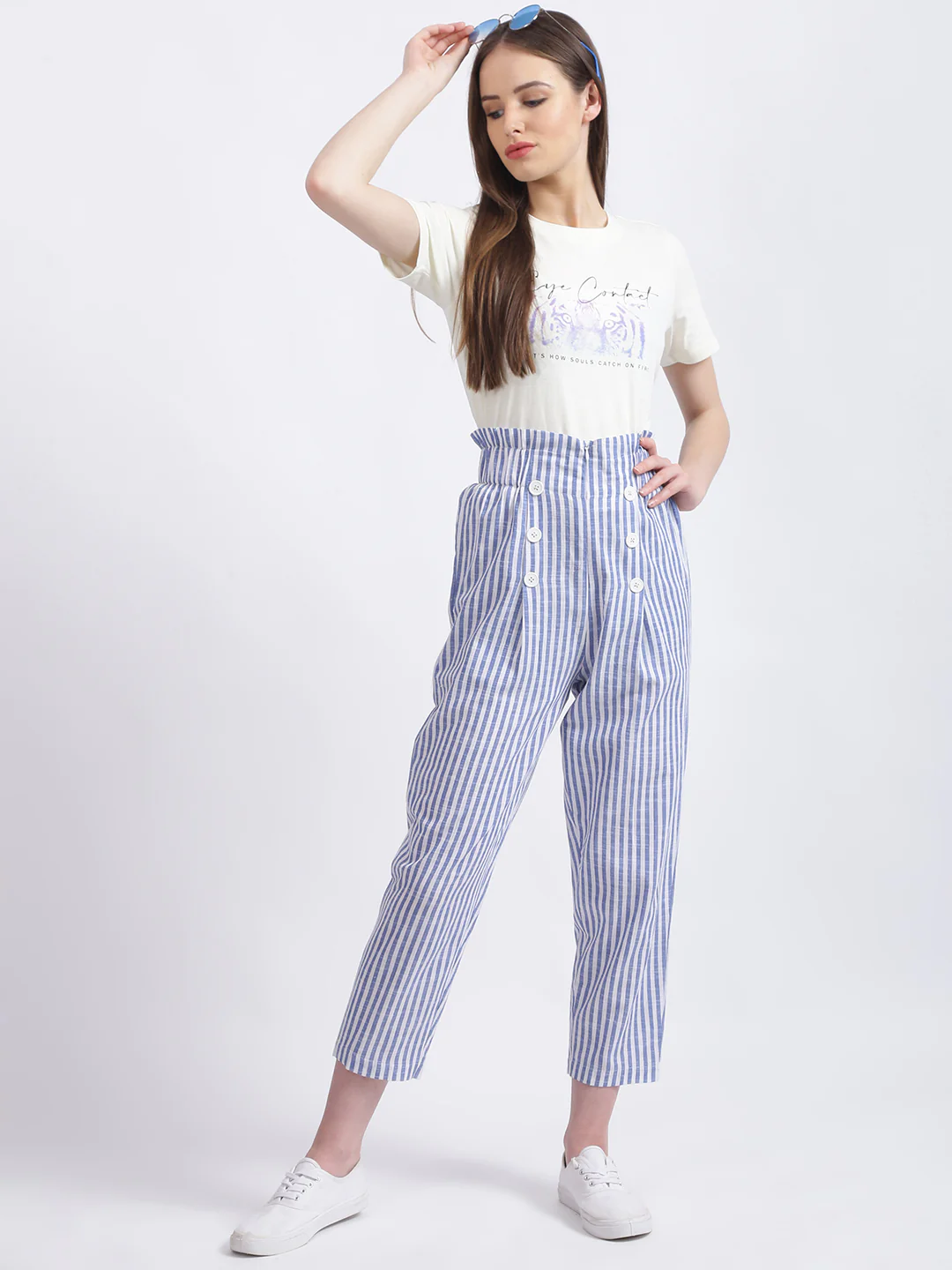 White Graphic Regular T-Shirt - Image 5