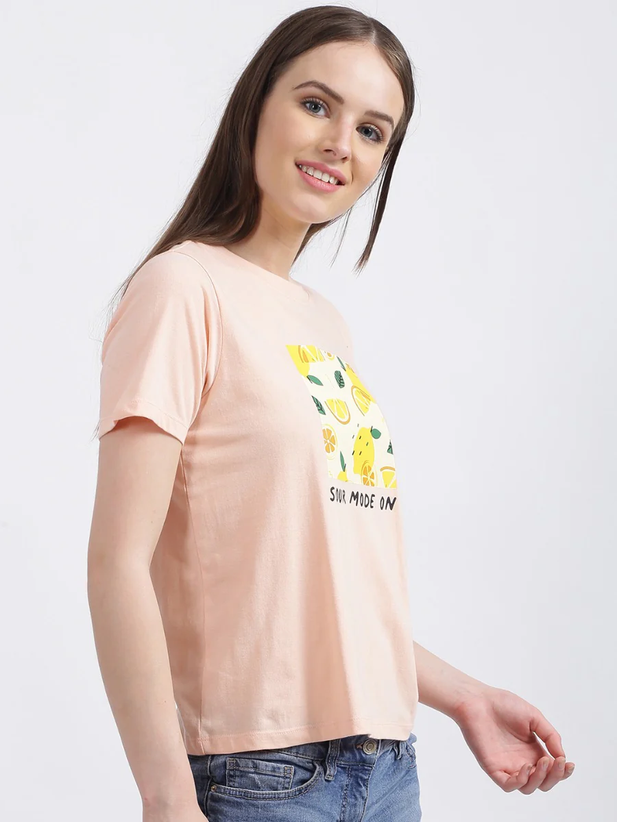 Pink Solid Regular T-Shirt - Image 3