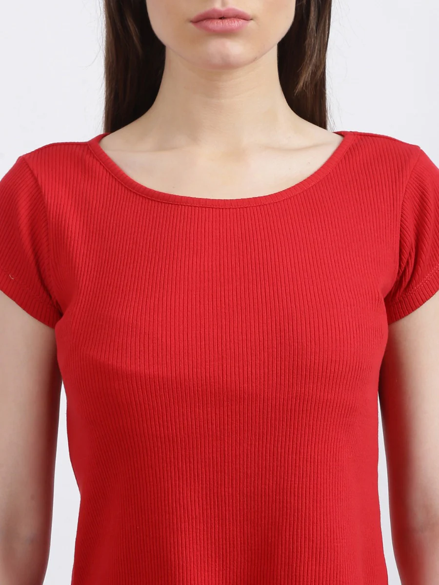 Red Solid Cropped T-Shirt - Image 3